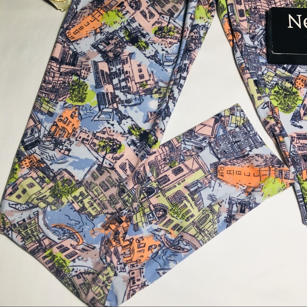 LULAROE CITYSCAPE VINTAGE VENICE LEGGINGS - Picture 4 of 6